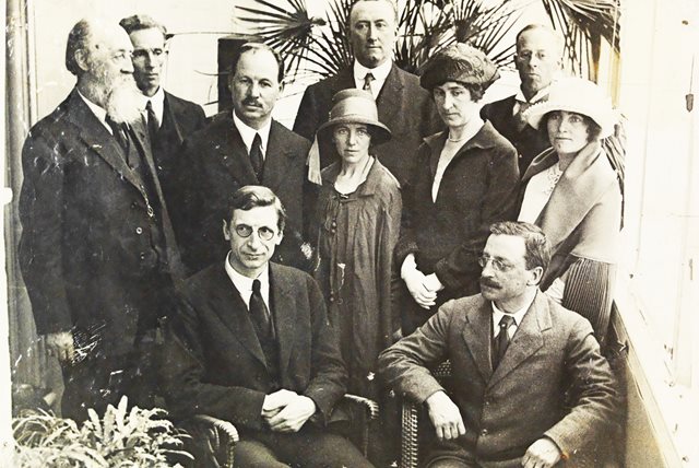 The Irish Peace Delegation, Grosvenor Hotel, London, 1921