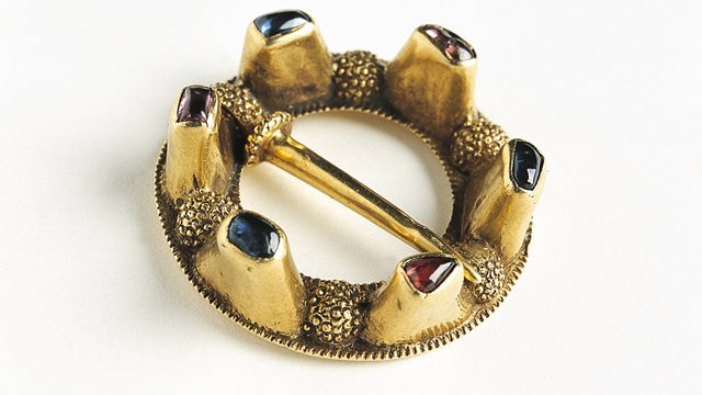 Ring Brooches