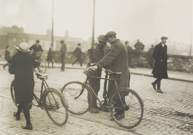 British military search cyclists, 1921