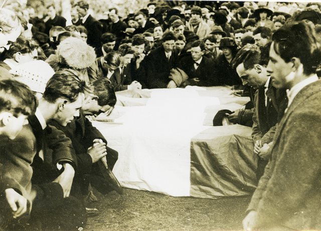 Funeral of six members of C Company, 1st Battalion, Cork No. 1 Brigade, 1921
