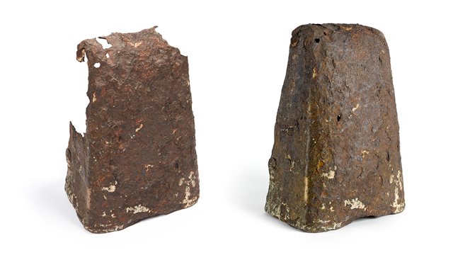 Bronze-coated iron hand-bell