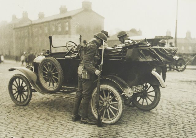 British military searching civilian car, 1921